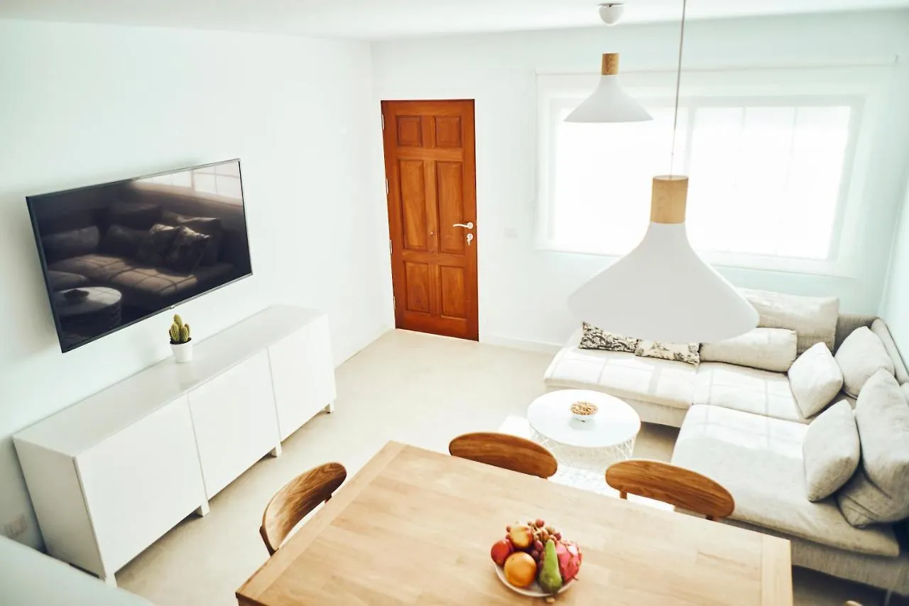 3Bdr + 2Bath Comfy House El Medano Apartment
